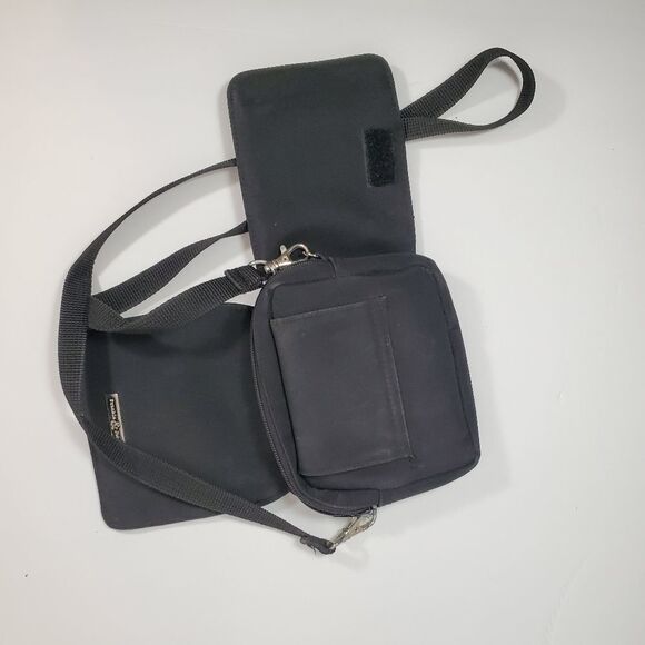 Frankie and Johnnie black crossbody - Picture 4 of 9